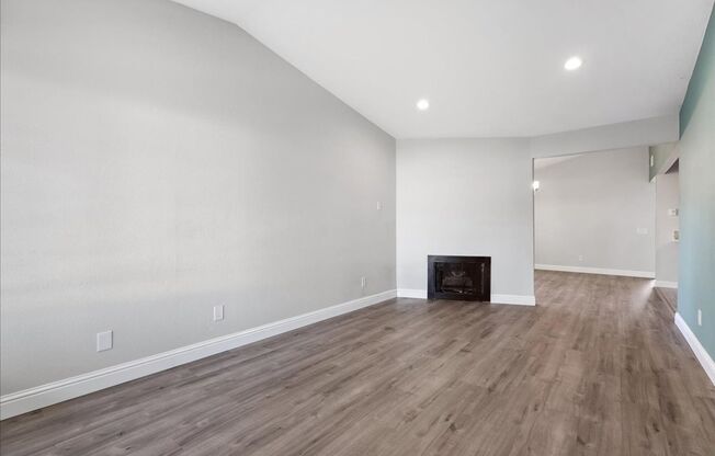 4006-4008 Tricia Way