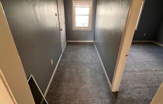 3 beds, 1 bath, $1,400, Unit 3