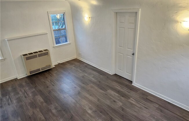 5913 1/2 S WILTON PL