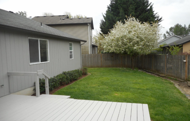 Updated 3 Bedroom 2 Bathroom Home in Battle Ground with Great Fully Fenced Back Yard!