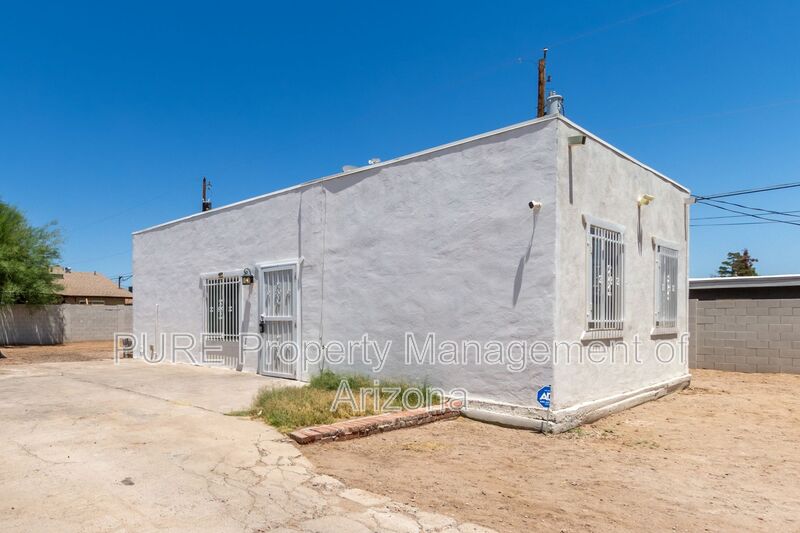 2524 W CAMPBELL AVE
