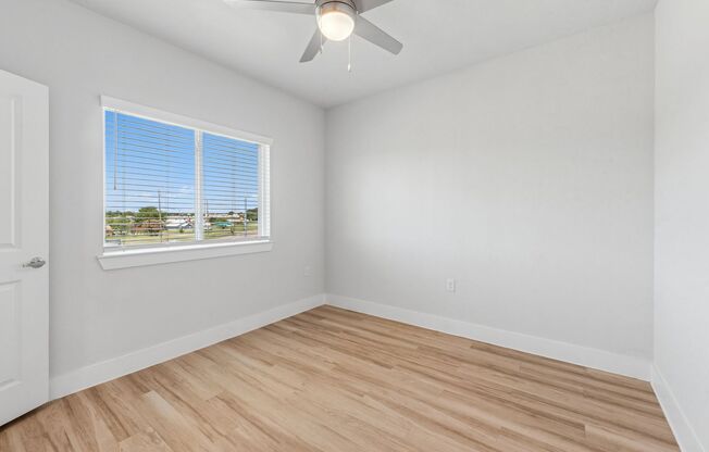 3 beds, 2 baths, 1,134 sqft, $1,595, Unit 724
