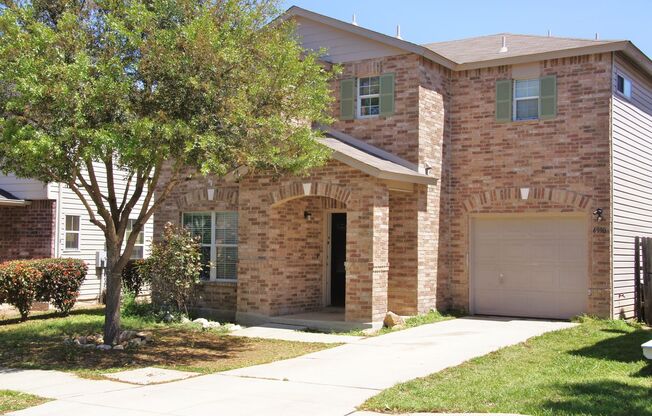 3 Bedroom 2.5 Bath Rental in Cedar Grove!