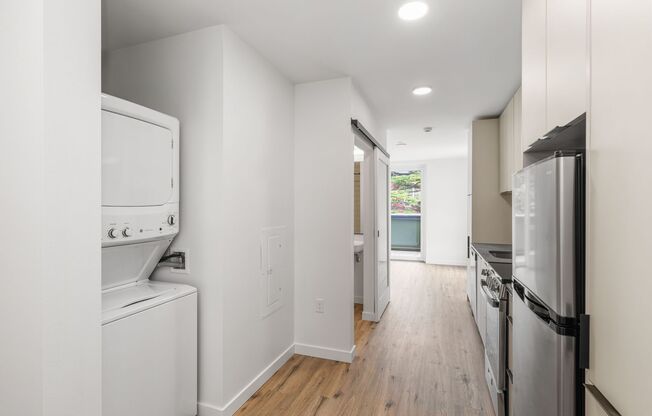 Studio, 1 bath, 355 sqft, $1,692, Unit 310