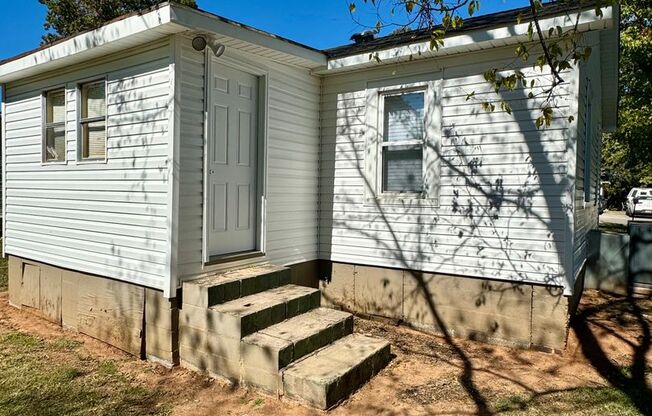 Cute home near Athens State University!