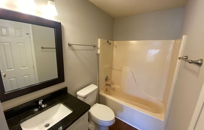 1 bed, 1 bath, 779 sqft, $1,050, Unit 5334 R