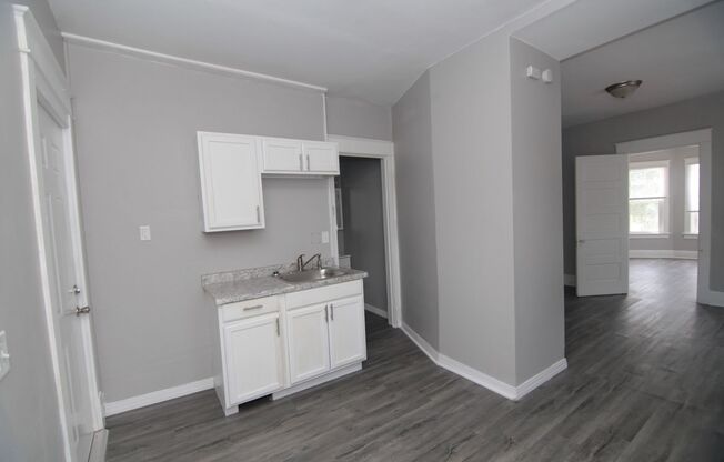 1 bed, 1 bath, $775, Unit 3907 Unit 1