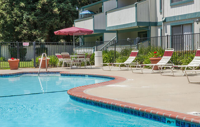 Swimming Pool With Relaxing Sundecks at Oak Pointe, Fremont, CA, 94538