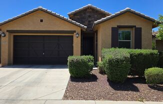 Like new home in Verrado!