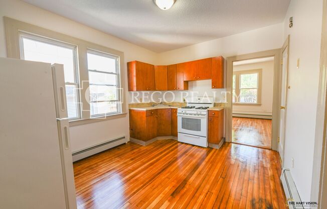 1 bed, 1 bath, 685 sqft, $1,300, Unit 60B1