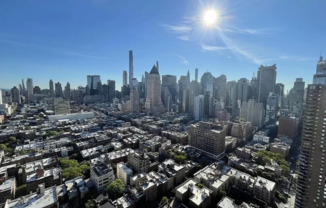 451 W 44 ST