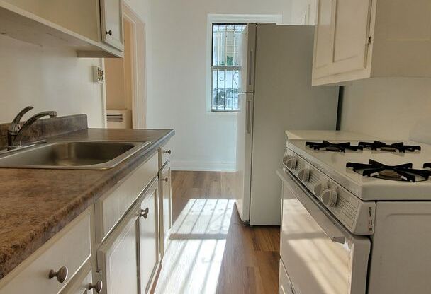 1 bed, 1 bath, $1,695, Unit 102