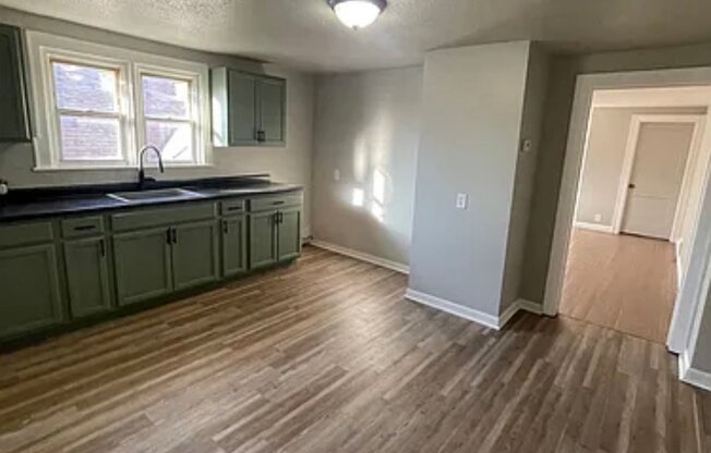 2608 N 40 ST