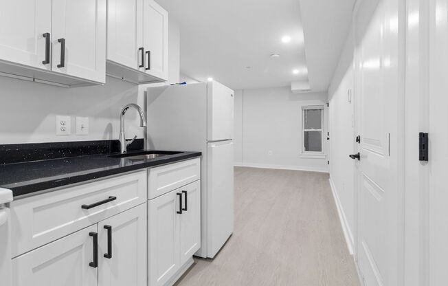 Studio, 1 bath, 392 sqft, $1,850, Unit Unit 2