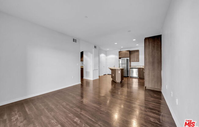 1 bed, 1 bath, 715 sqft, $2,195, Unit 305