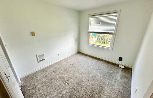 Affordable 2-bedroom, 1-bath apartment on Pacific Avenue, Tacoma.