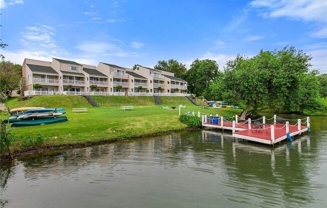 Views of Lady Bird Lake from the 1 Bed / 1 Bath Condo on Lakeshore Blvd