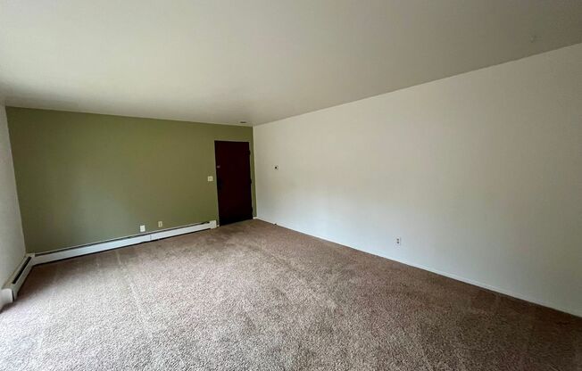 1 bed, 1 bath, 500 sqft, $650, Unit #15