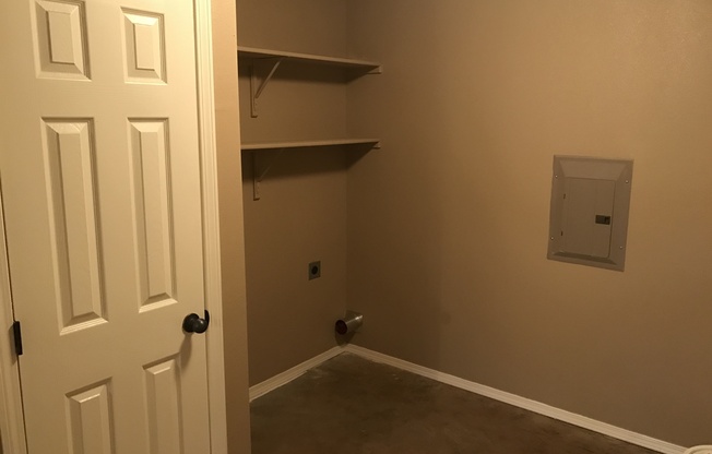 2 beds, 1 bath, $775