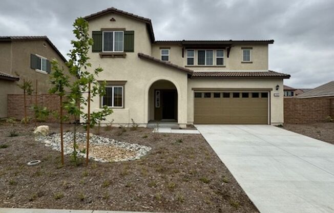 New Solar powered home!!! new construction home ** freeway close * major shopping * 1 downstairs bedroom *