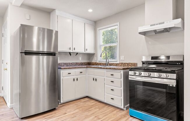 Modern 2 Bedroom in Alameda w/ Parking!