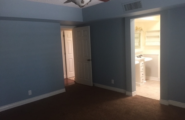 3 beds, 2 baths, $2,000