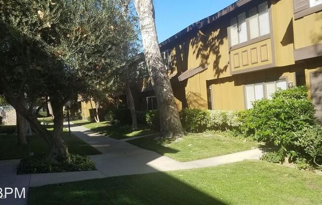 20111 Leadwell Street, Unit 7