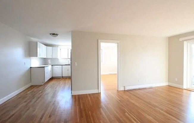 3 beds, 2 baths, 1,123 sqft, $3,500, Unit 39