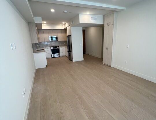 2 beds, 2.5 baths, 1,250 sqft, $4,495, Unit 102