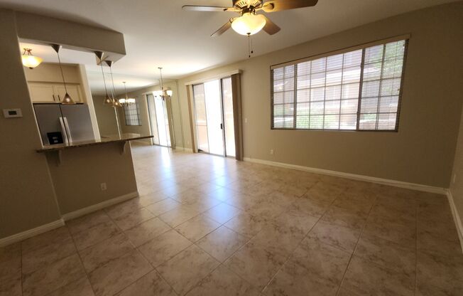 3 beds, 2.5 baths, $1,750, Unit Unit 1039