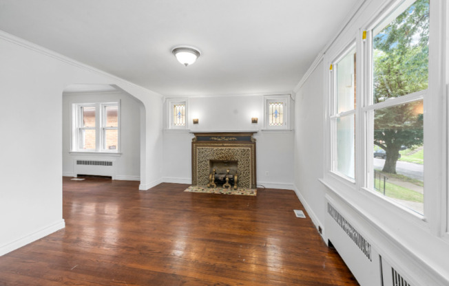 3752 TAFT AVE