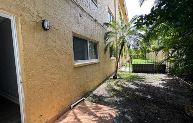 2 beds, 2 baths, 1,050 sqft, $1,995, Unit 103