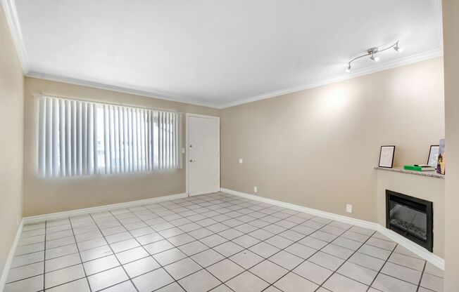 372 N. Vecino Dr.