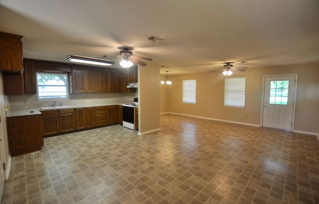 3 beds, 2 baths, $1,595