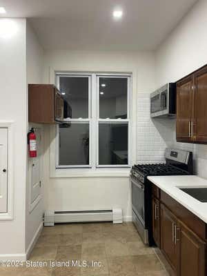 2 beds, 1 bath, 3,000 sqft, $2,700