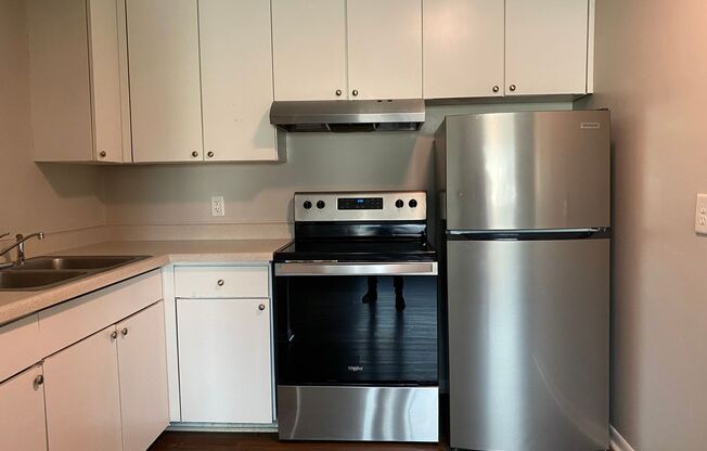 1 bed, 1 bath, 640 sqft, $995, Unit A11
