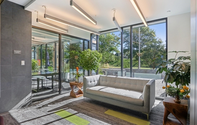 1 bed, 1 bath, 733 sqft, $3,400, Unit 214