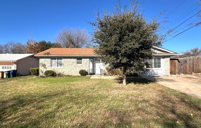 Newly Remodeled, 4 Bedroom 2 Bath Single Story House for Rent in Austin by Downtown & East Riverside-Oltorf, End-Street Home.