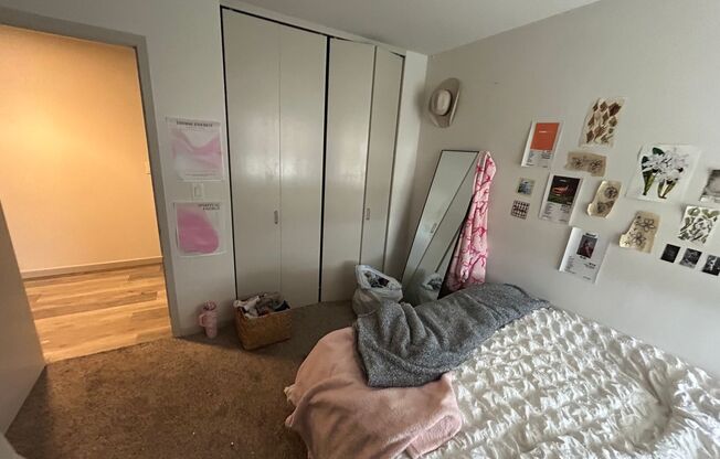 2 beds, 1 bath, $1,395, Unit 202