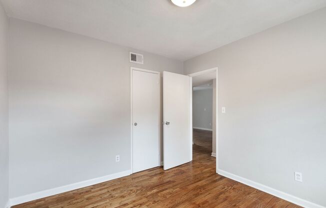 2 beds, 1 bath, $1,250, Unit C2