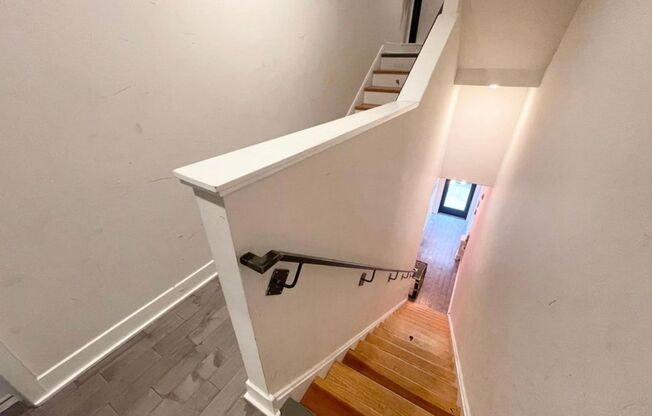1 bed, 1 bath, 750 sqft, $1,600, Unit Unit 3