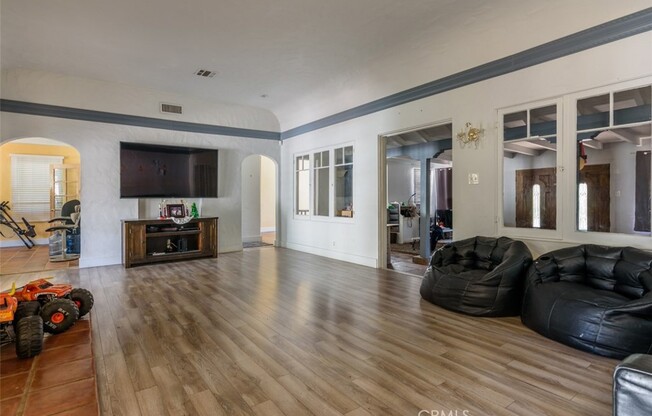 10440 JOHANNA AVE