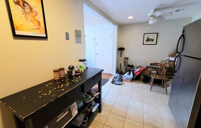 1 bed, 1 bath, 610 sqft, $2,100, Unit 8