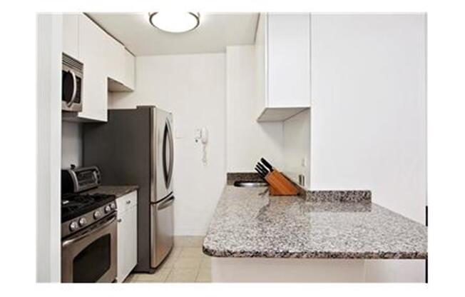220 E 65 ST