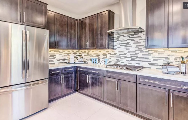 220 E BRINLEY DR