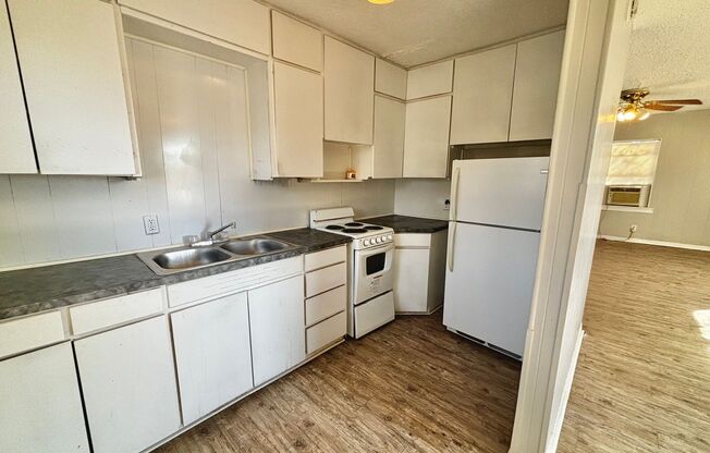 1 bed, 1 bath, 650 sqft, $500, Unit Upstairs unit 3