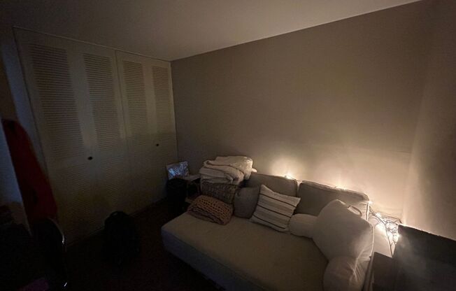 1 bed, 1 bath, $1,125, Unit 101