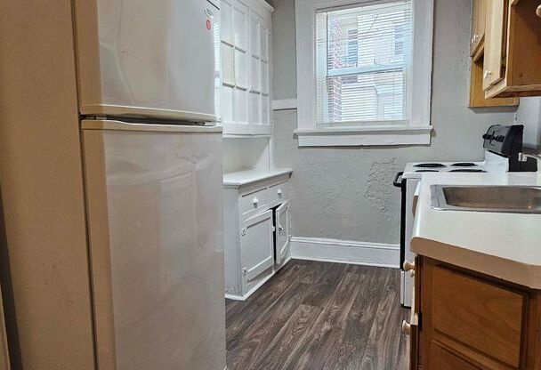 1 bed, 1 bath, 850 sqft, $1,099, Unit 11