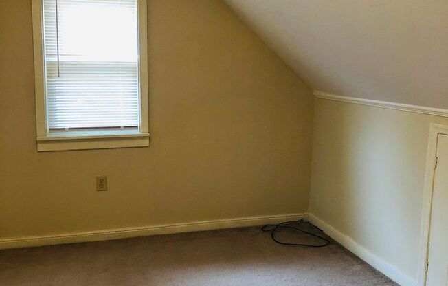 Adorable 3 bdrm/1 bath Home Located in Desirable West End!