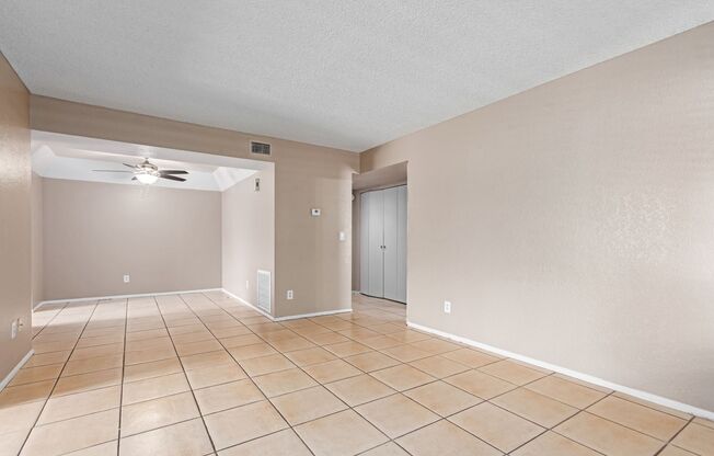 Beautiful 2-Bedroom Home with Easy Access to the 202!